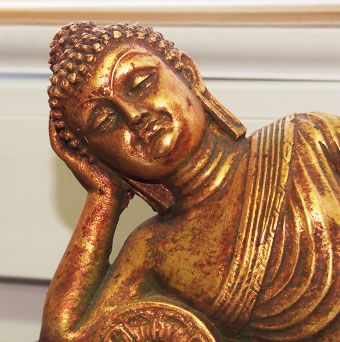 Buddha liegend